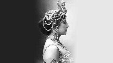 Muziektheater Transparant : Façade : The World of Mata-Hari